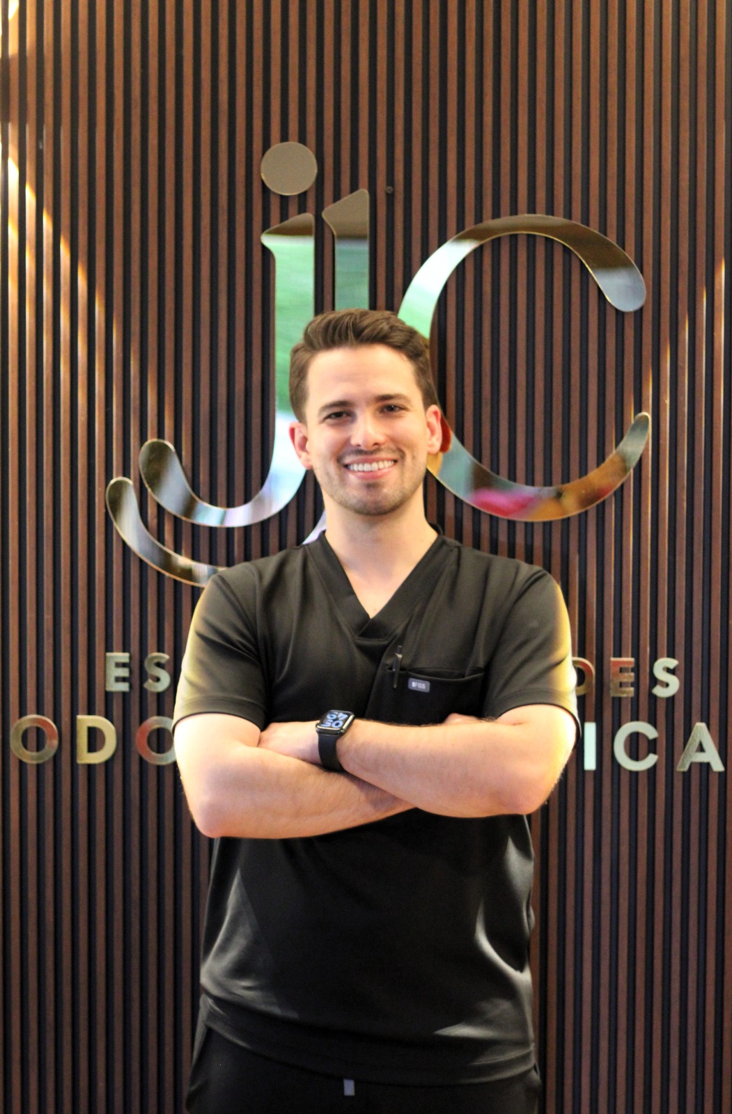 Dr. Andrés Monge Hovenga